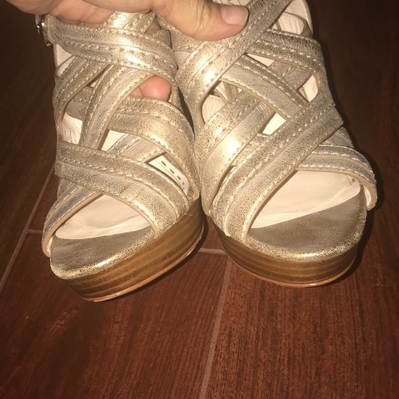 Coach gold leather strap heel - Picture 5 of 8